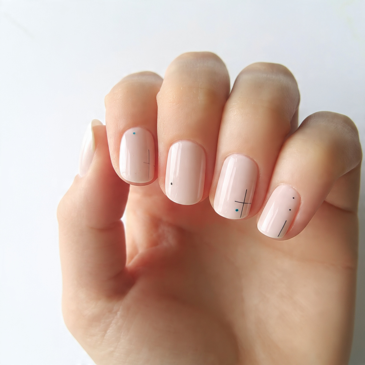 Minimalist May Nails Ideas